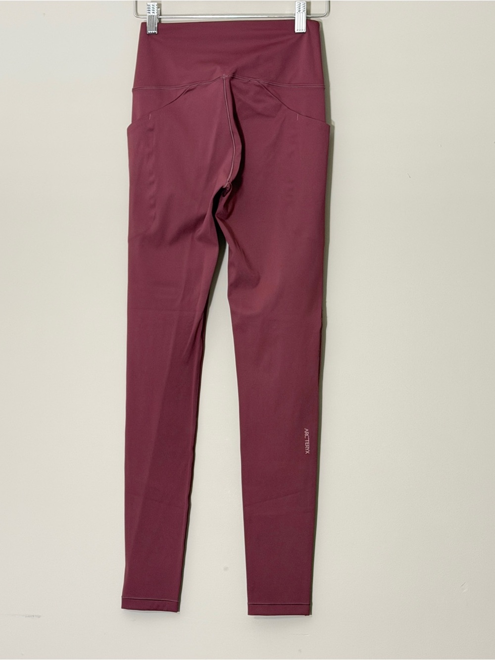 Arcteryx burgundy leggings size 2